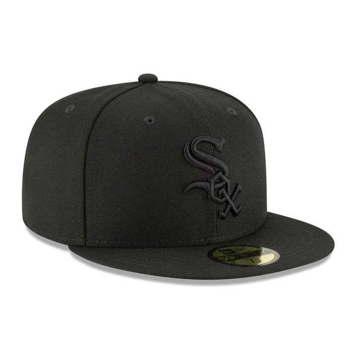 Chicago White Sox New Era Black on Black Basic 59FIFTY Fitted Hat - Black - Triple Play Caps