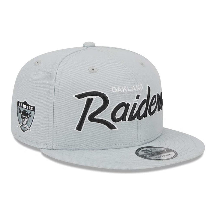 Las Vegas Raiders New Era Main Script 9FIFTY Snapback Hat - Silver - Triple Play Caps