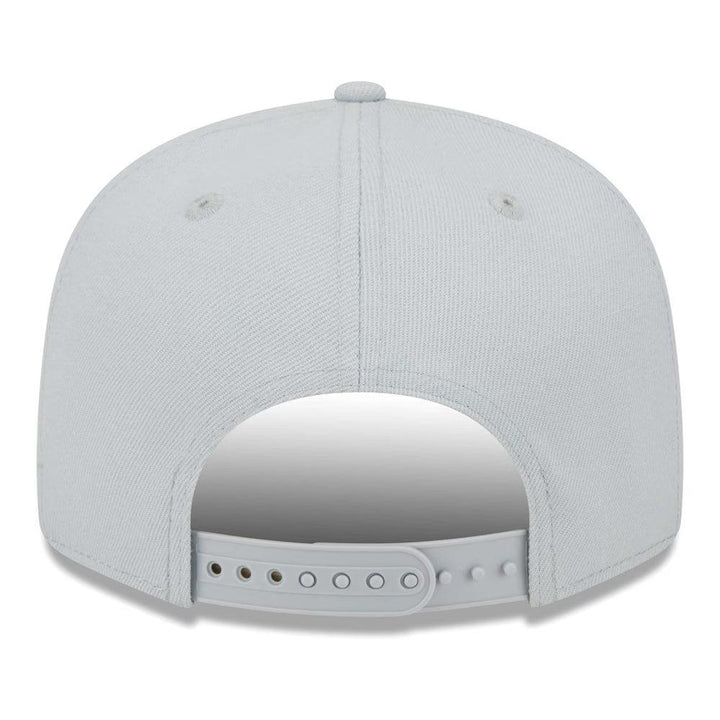 Las Vegas Raiders New Era Main Script 9FIFTY Snapback Hat - Silver - Triple Play Caps