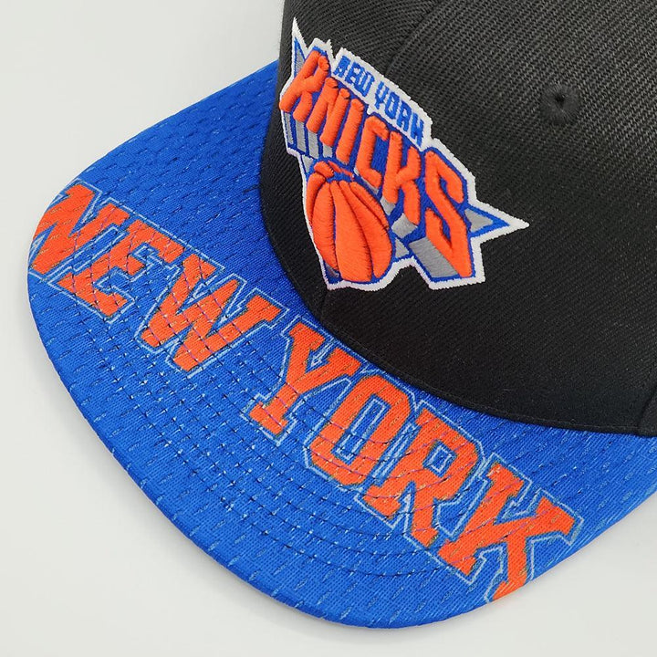 Mitchell & Ness New York Knicks Snapshot Snapback Hat - Black - Triple Play Caps