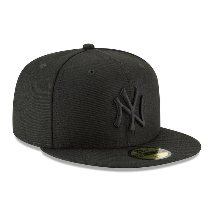 New York Yankees New Era Black on Black Basic 59FIFTY Fitted Hat - Black - Triple Play Caps