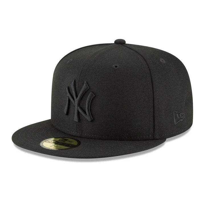 New York Yankees New Era Black on Black Basic 59FIFTY Fitted Hat - Black - Triple Play Caps