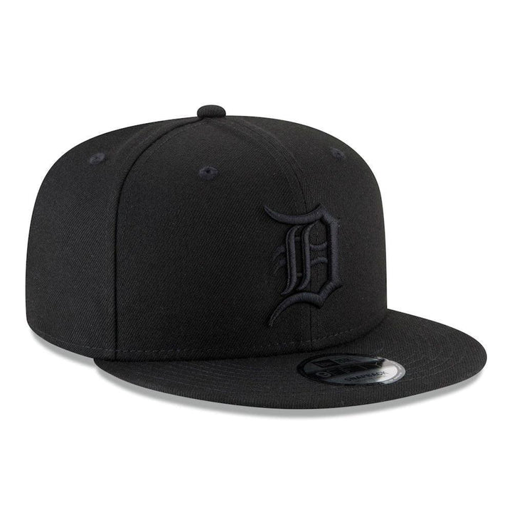 Detroit Tigers New Era Black on Black 9FIFTY Snapback Hat - Black - Triple Play Caps